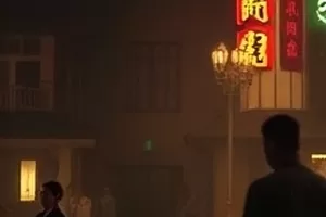 玻璃温室悬疑作品画面，温室穹顶水汽与盆栽排列形成的纵深